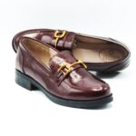 Mocassins à boucle en cuir vernis bordeaux femmes MB0454